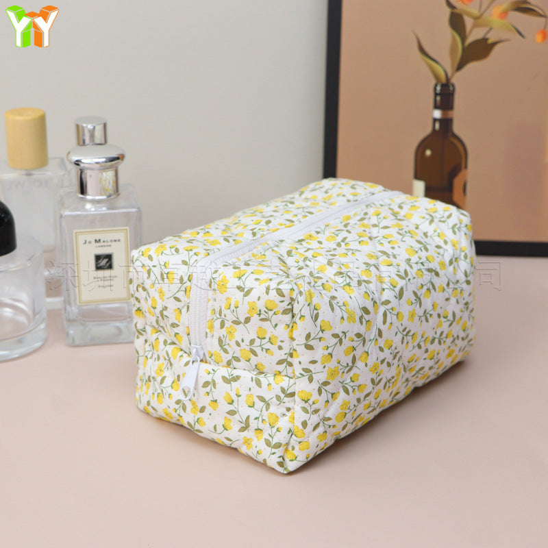 Pouchéa floral quilted makeup bag product photo 11